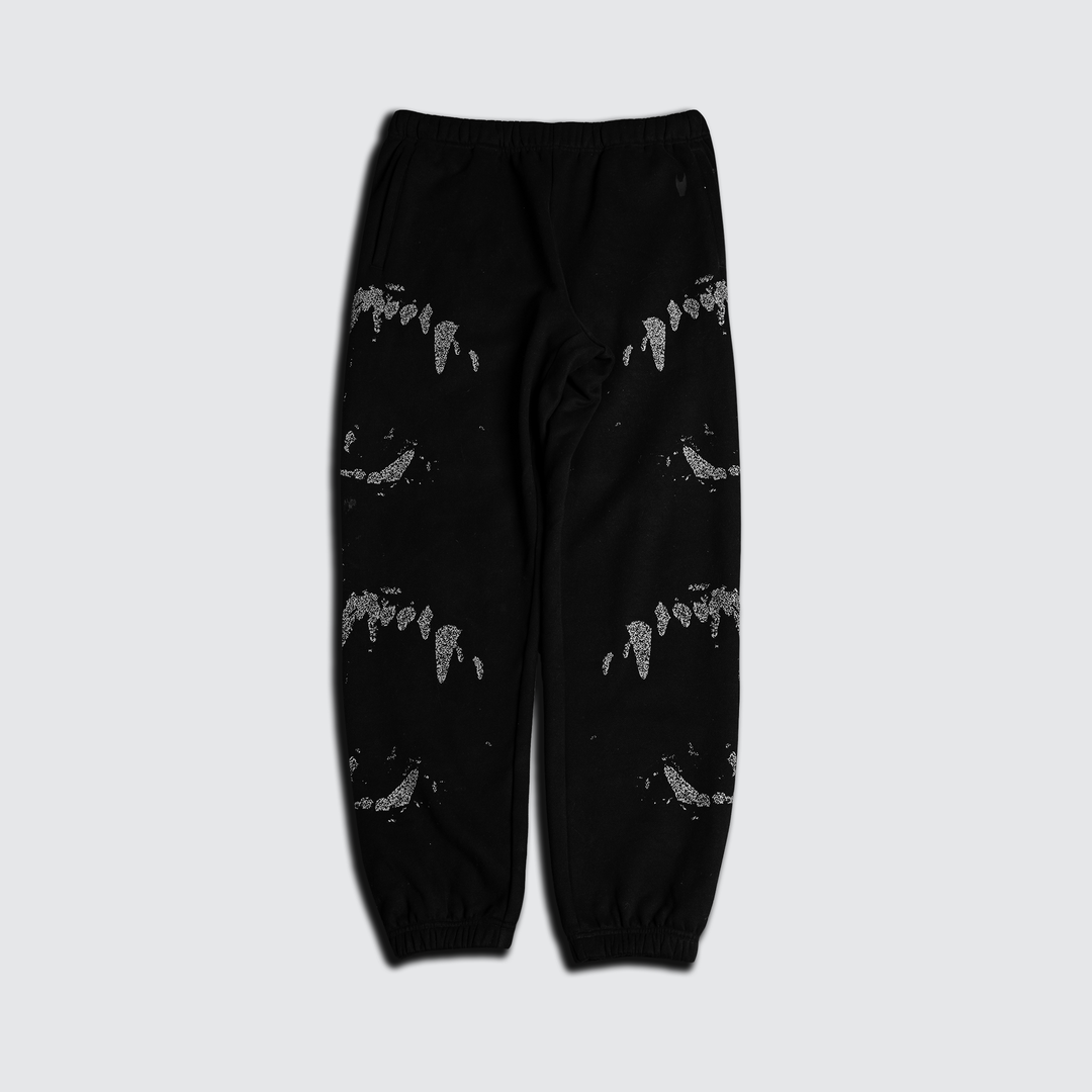 All Bite - Cuffed Relaxed Jogger - Black/Red